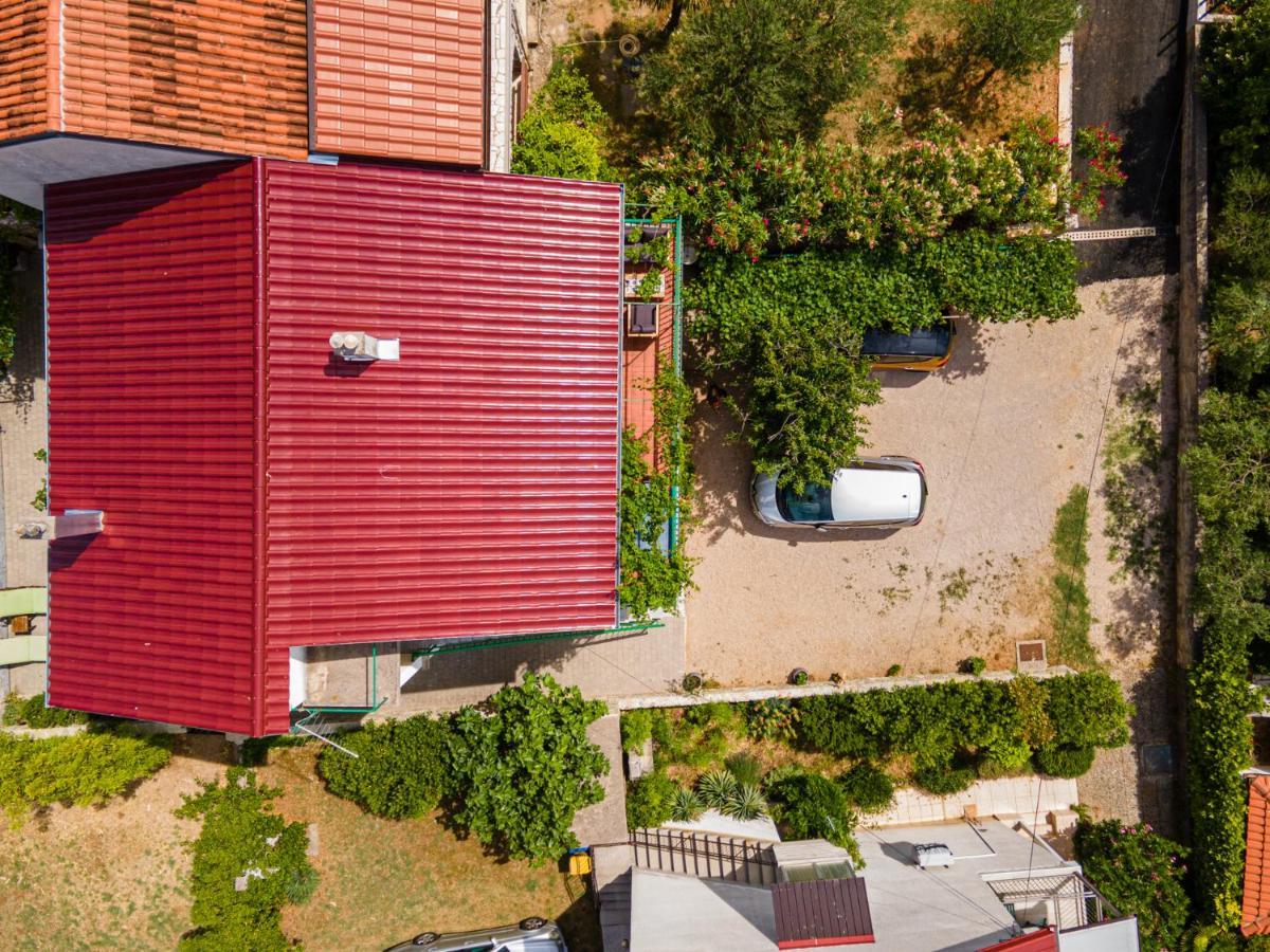 Home Away From Home With A Heated Pool Punat Exterior photo