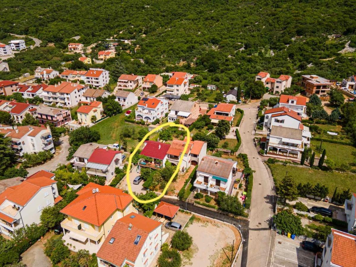 Home Away From Home With A Heated Pool Punat Exterior photo