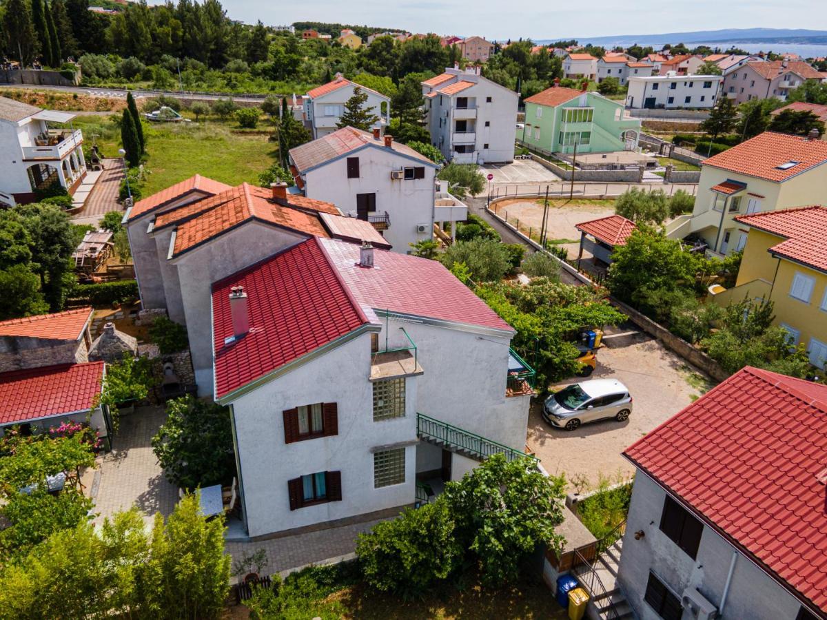 Home Away From Home With A Heated Pool Punat Exterior photo