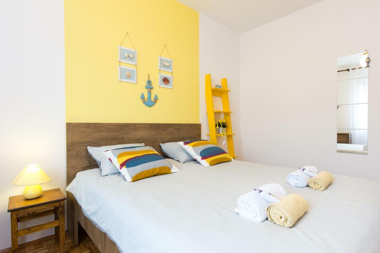 Home Away From Home With A Heated Pool Punat Exterior photo
