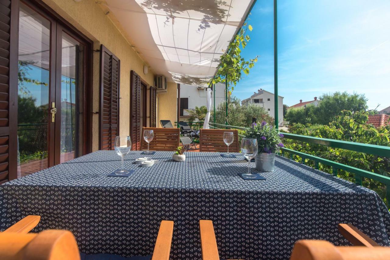 Home Away From Home With A Heated Pool Punat Exterior photo